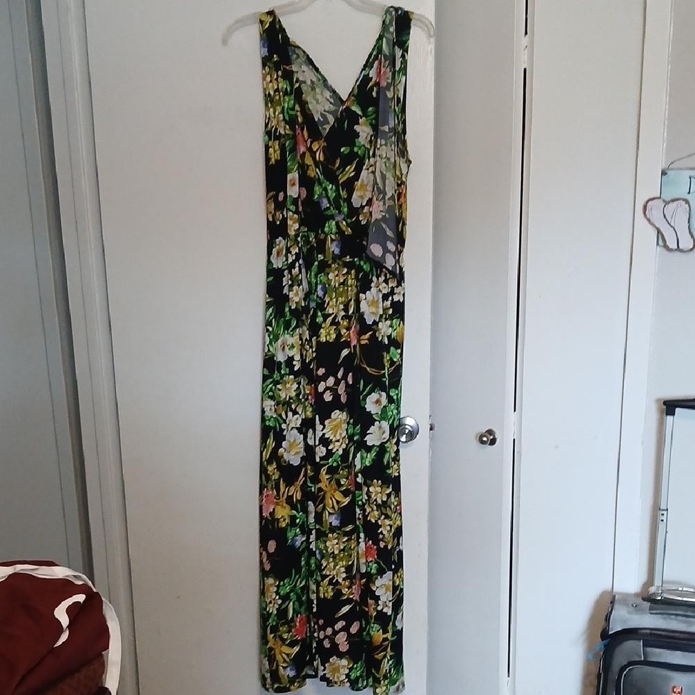 Floral Black and Green Maxi Dress